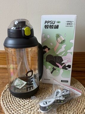 QWE Gym Large Plastic Water Bottle for Women with Lids and Straws&Handle,67oz